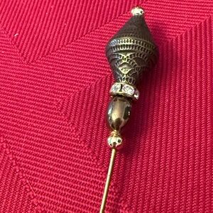 Vintage Gold and Black Scarf Pin